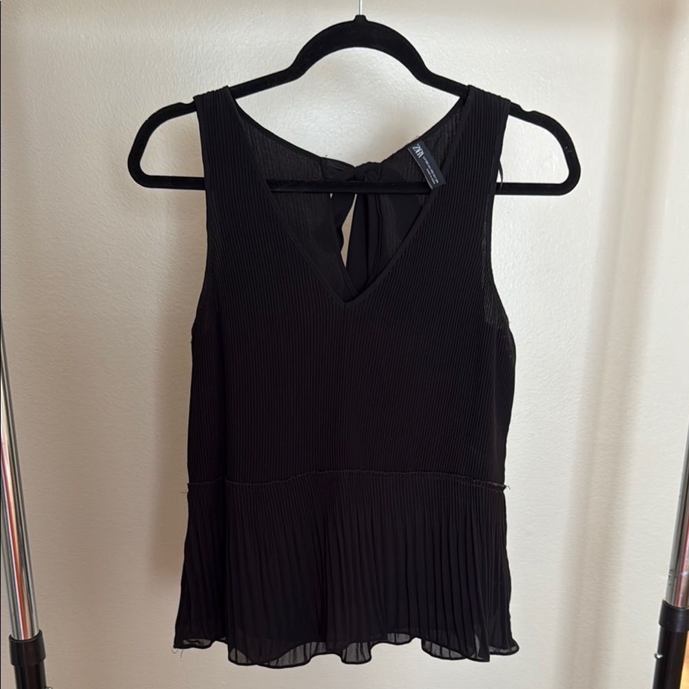 Zara Black Sleeveless Pleated Tank Top